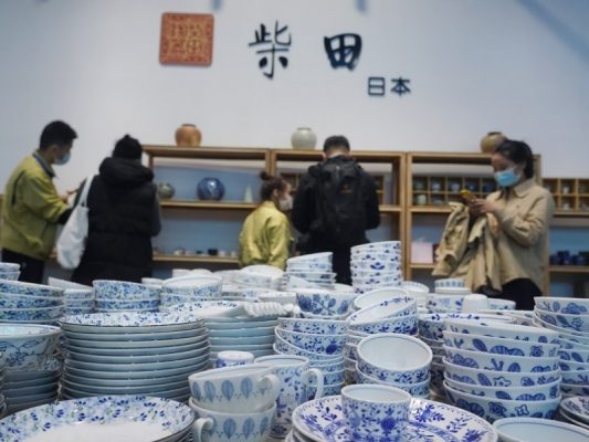 Nguồn nhập bát đĩa gốm sứ Trung Quốc