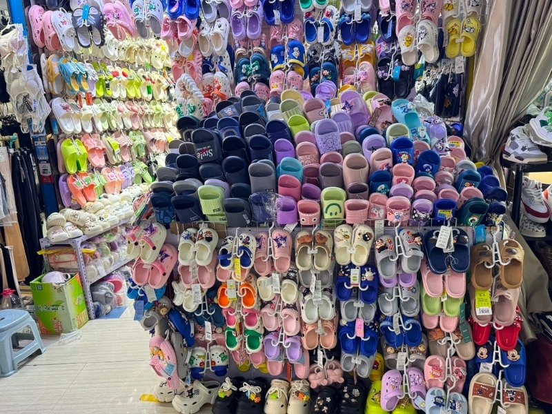 Nhập giày dép trẻ em Trung Quốc